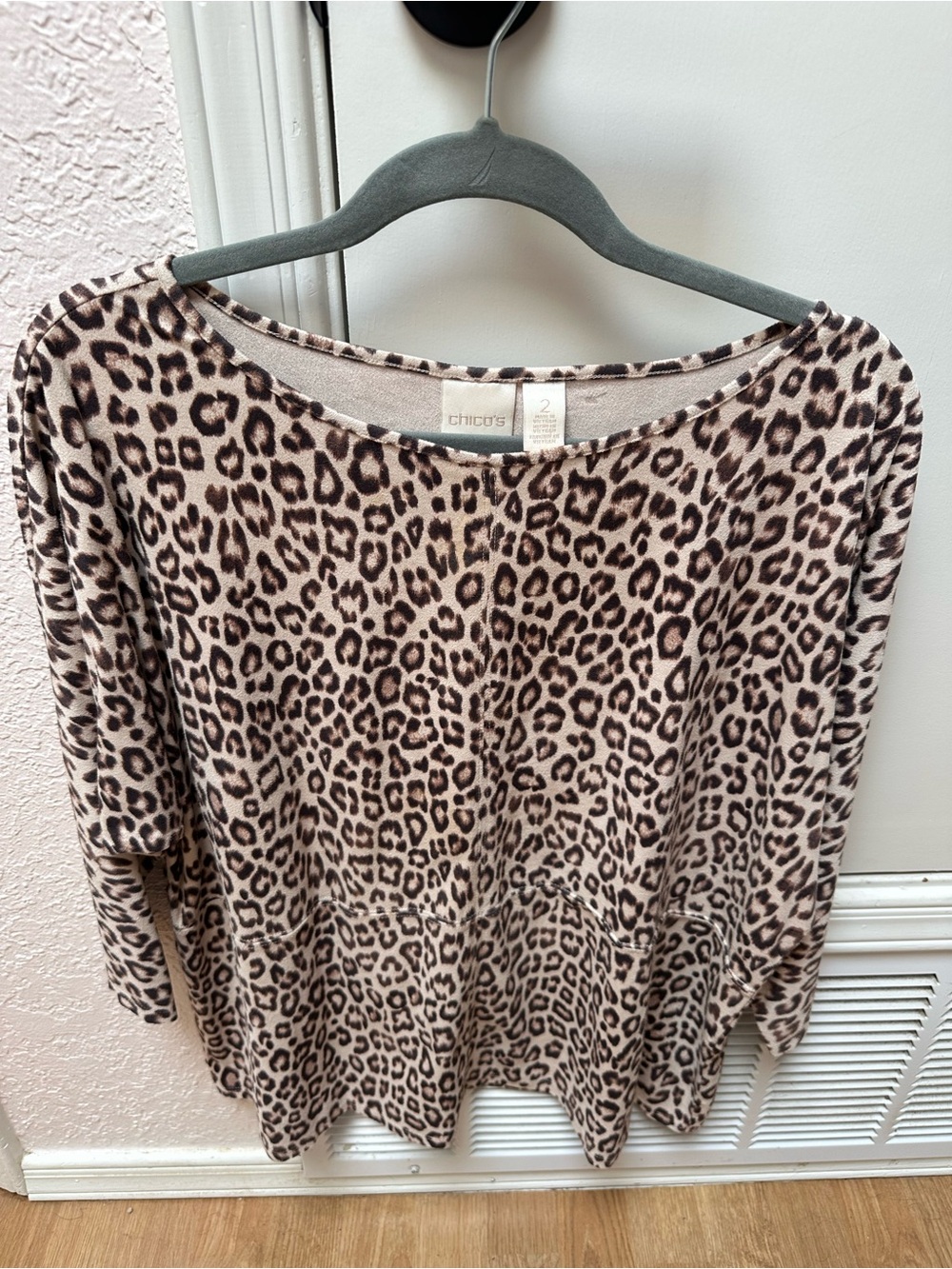 Chico's Leopard Print Long Sleeve Tunic in Taupe & Black